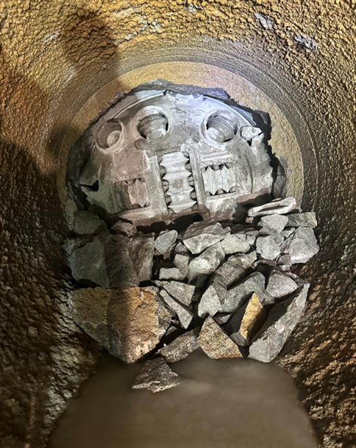 2工区矢野方面トンネルの貫通